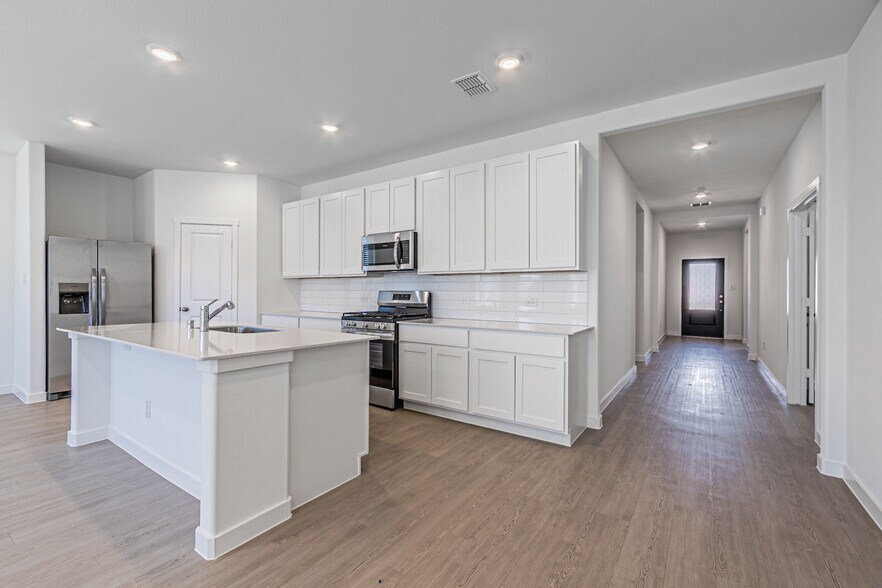 Building Photo - 10005 Warlander Dr