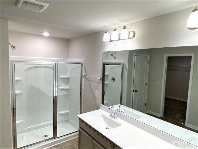 Building Photo - 4 Bedroom Single Family for Rent