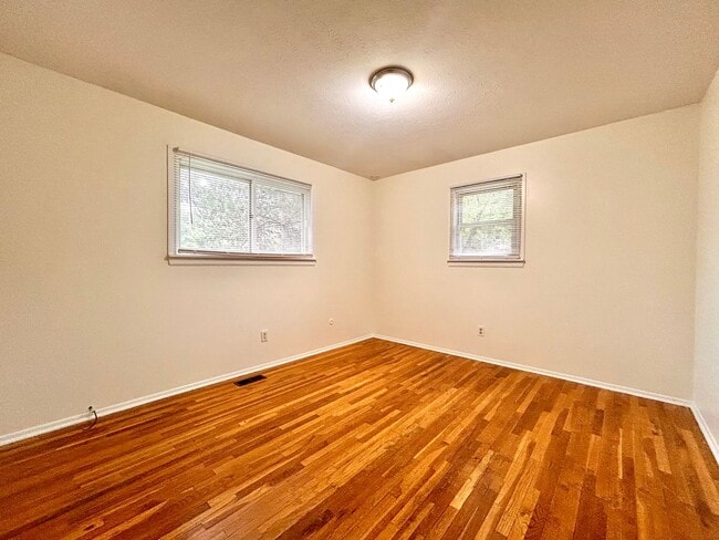 Building Photo - Three Bedroom Home in Walker/Standale