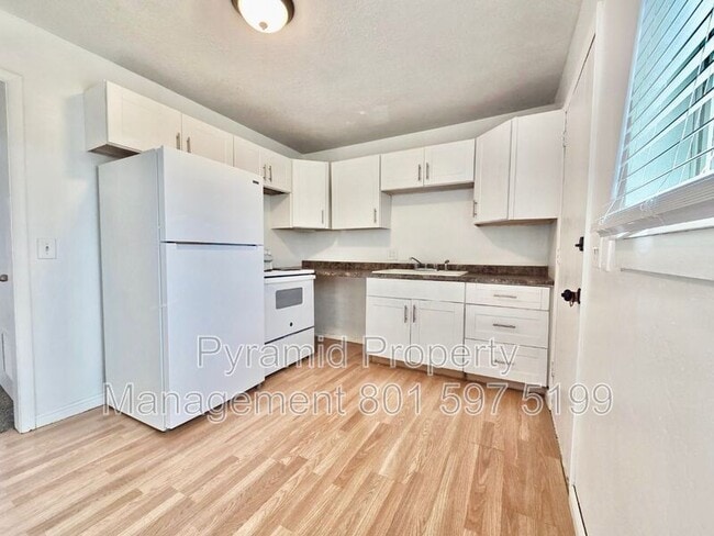 Building Photo - 1347 W 700 S