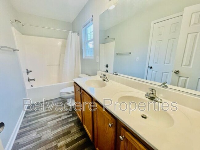 Building Photo - 405 N Dudley St