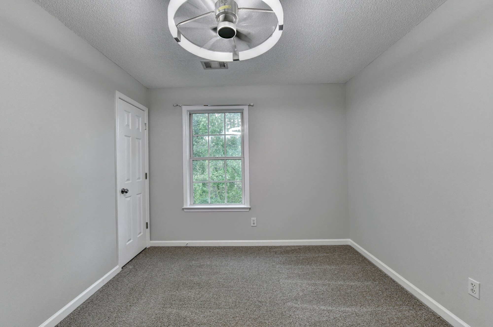 Building Photo - 3415 Oxwell Dr