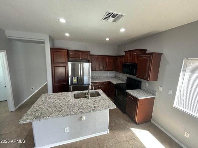 Building Photo - 15958 N 173rd Ave