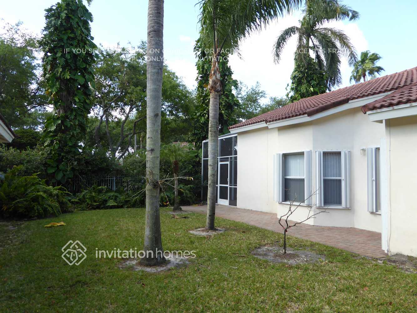 Building Photo - 3432 SW 51st St