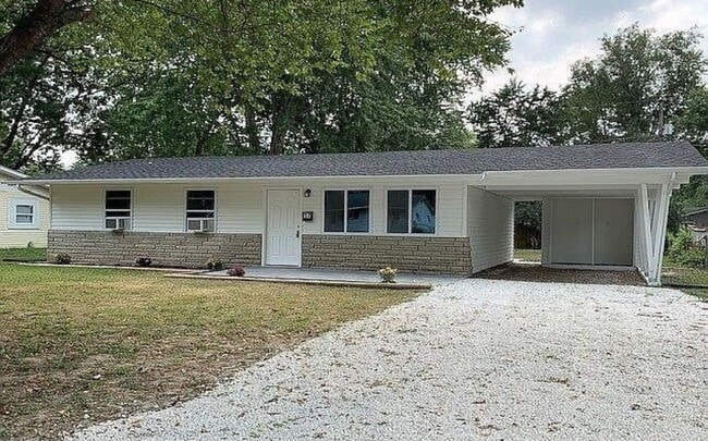 Primary Photo - 17 Drexel Dr