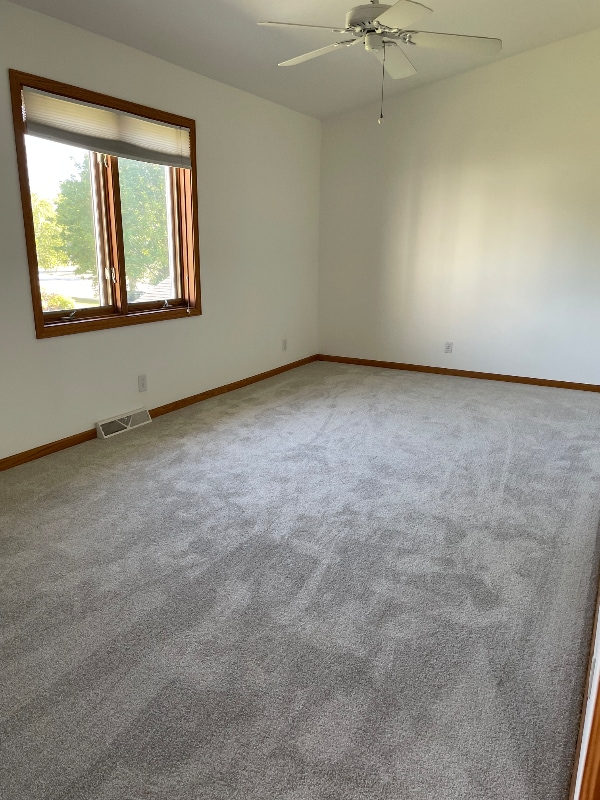 Building Photo - 560 Foxtail Dr