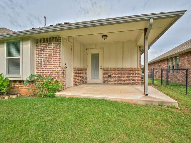 Building Photo - 5800 Campbell Creek Dr
