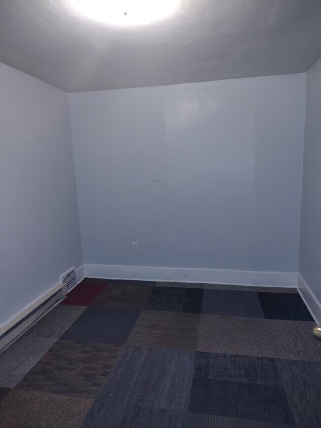 Building Photo - 167 Chittenden St