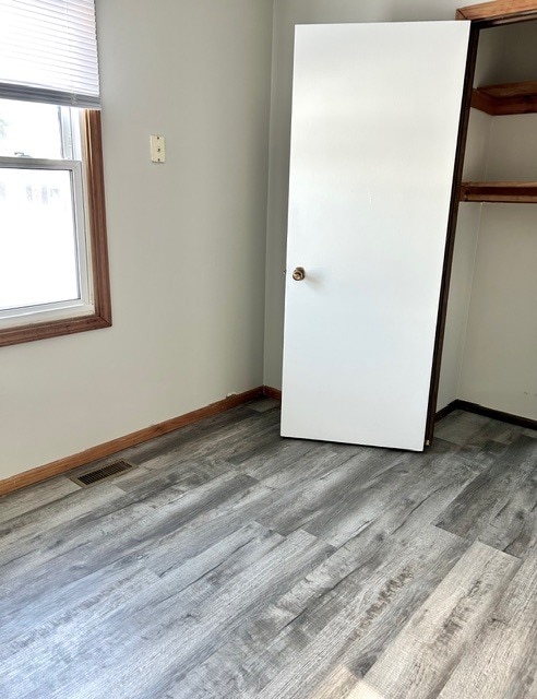 Building Photo - 2308 E Vermont Ave