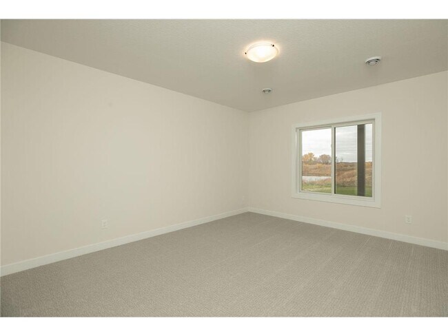 Building Photo - 301 Somerby Pkwy NE