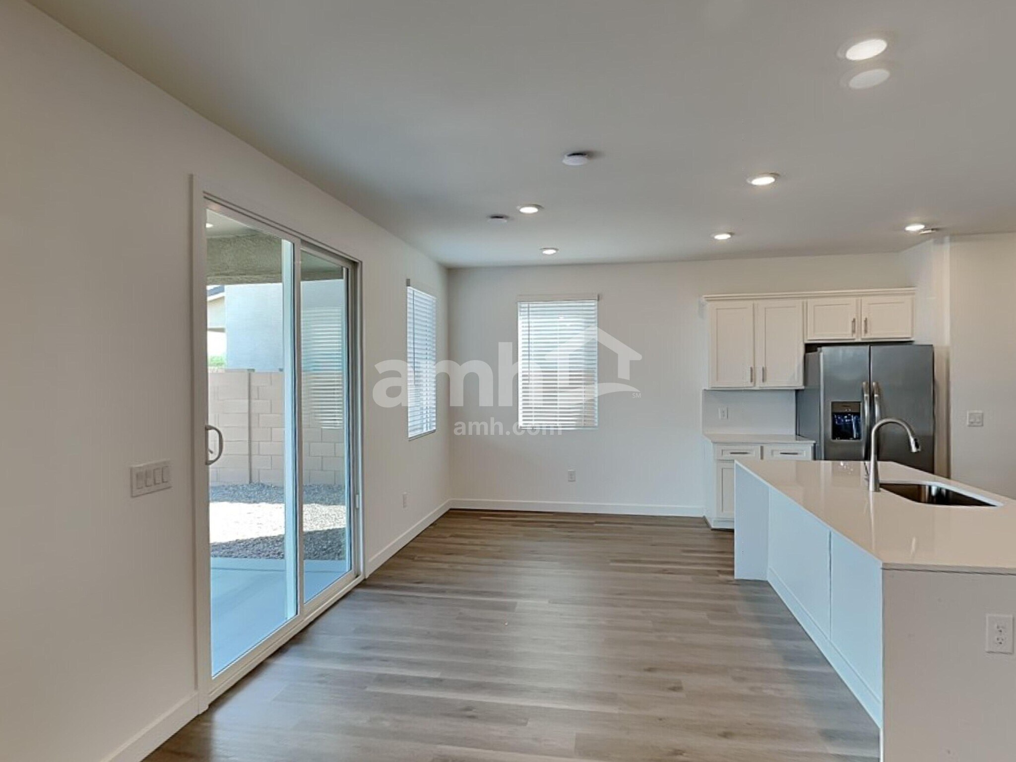 Building Photo - 6144 W Calle Lingo