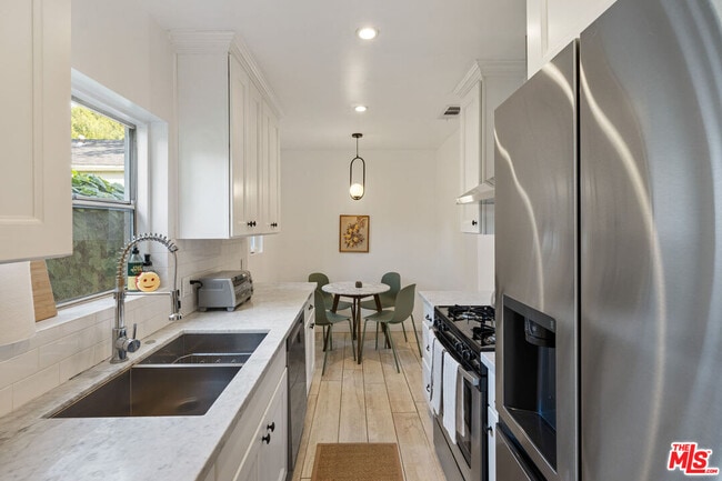 Building Photo - 741 N Dillon St