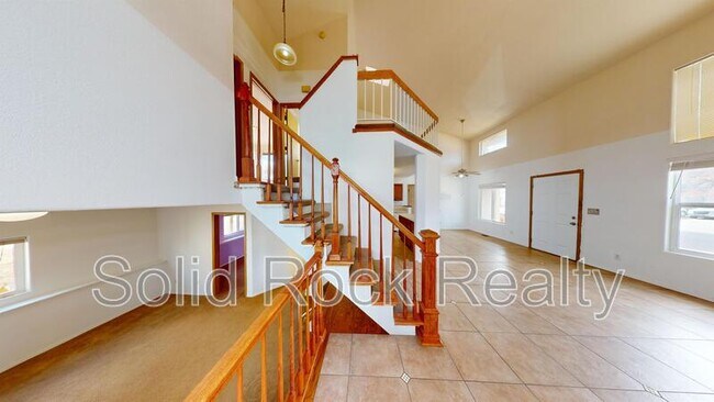 Building Photo - 935 Greenbrier Dr