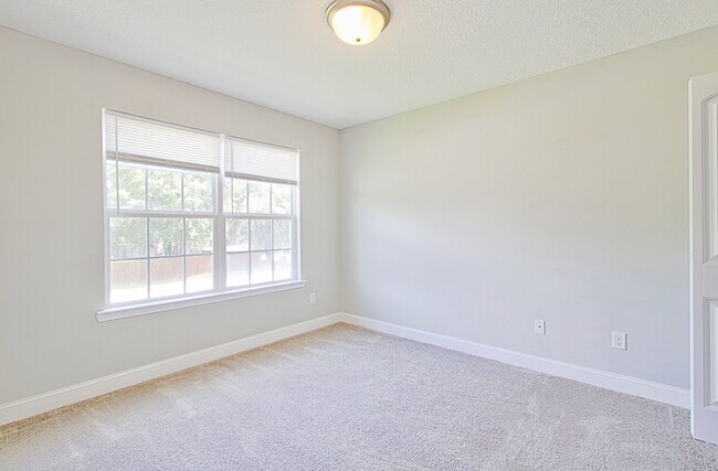 Building Photo - 172 Maggie Ln