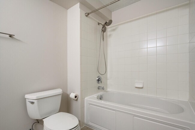 Building Photo - 9655 Woods Dr