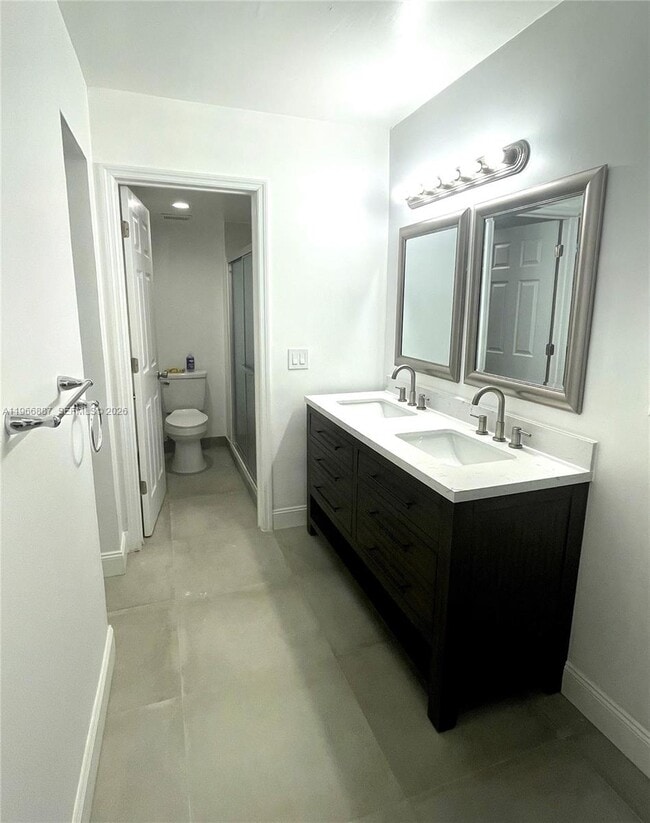 Building Photo - 16571 Blatt Blvd