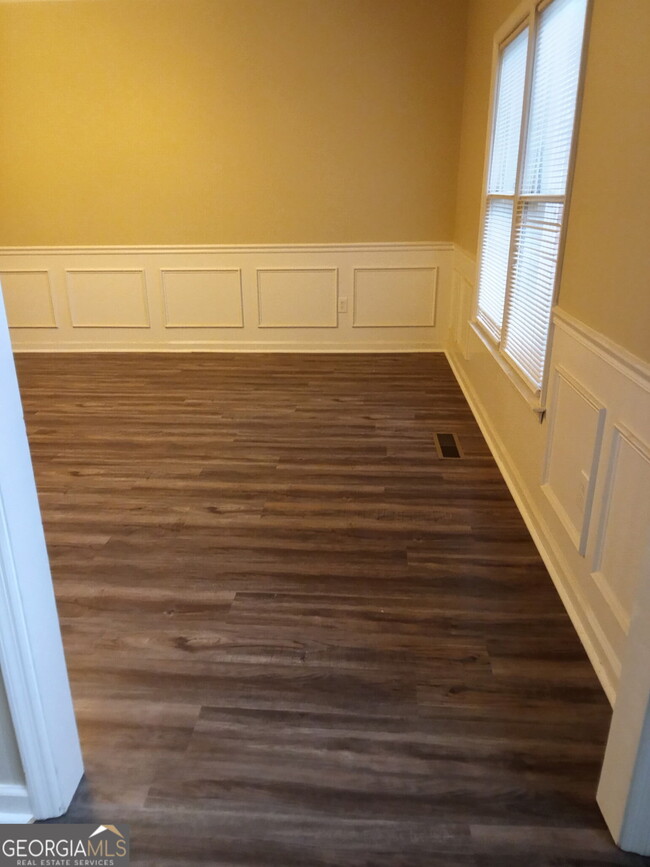 Building Photo - 3213 Southridge
