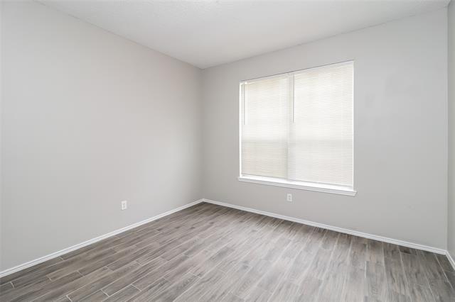 Building Photo - 305 Arbor Glen Dr