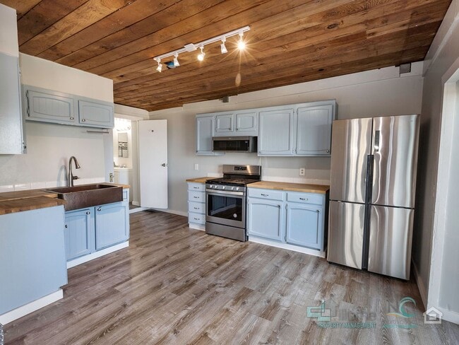 Building Photo - 3088 Harrison Ave