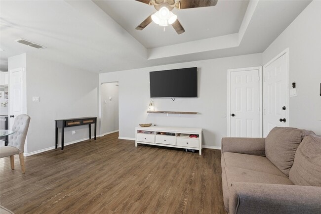 Building Photo - 904 Overlook Dr