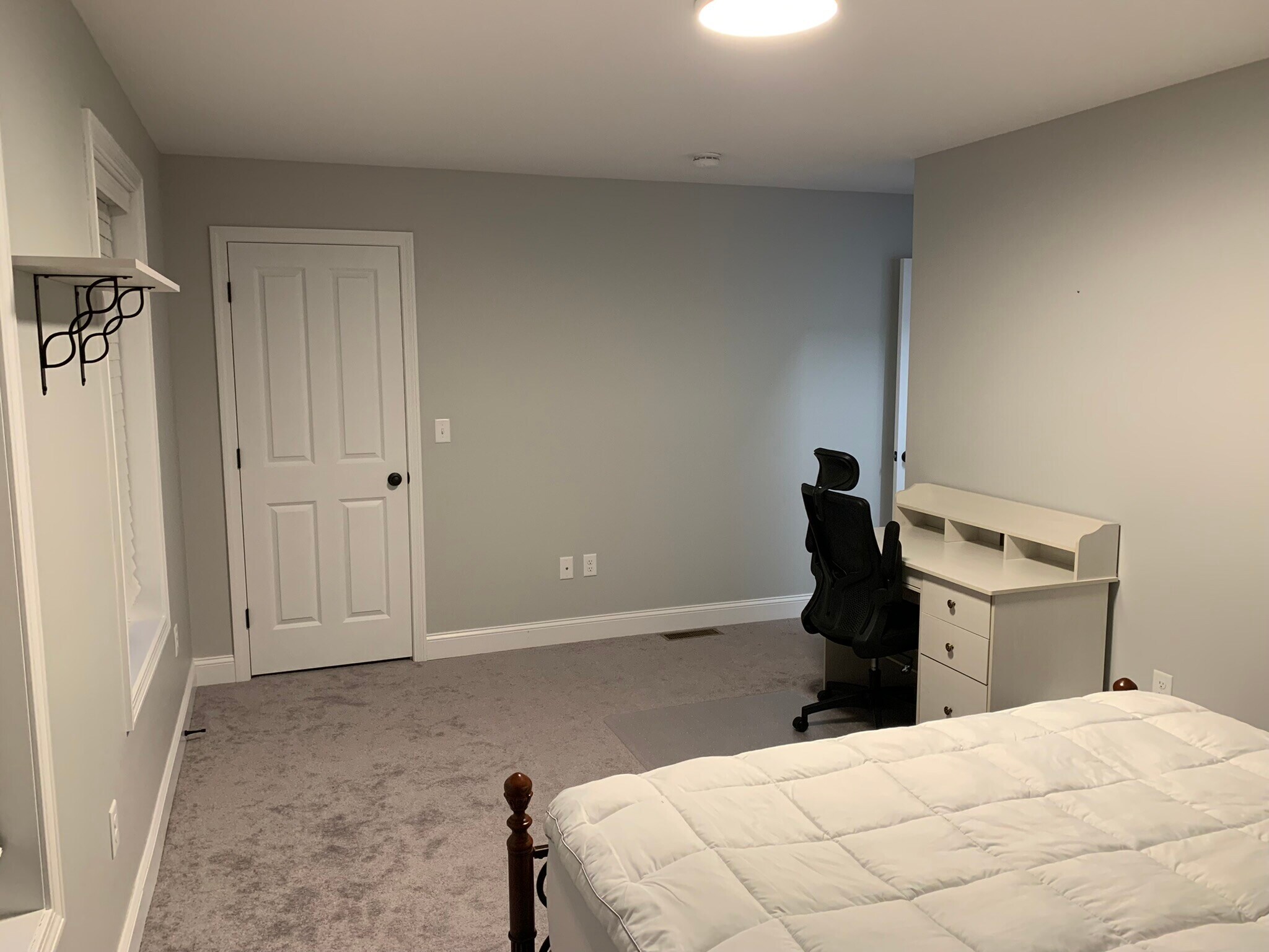 Building Photo - 17 1st St