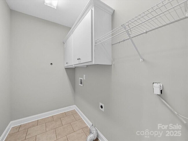 Building Photo - Gorgeous 3 Bed/2 Bath Home for Rent
