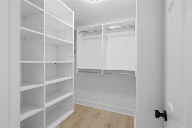 Building Photo - 230 Pinebridge Ct