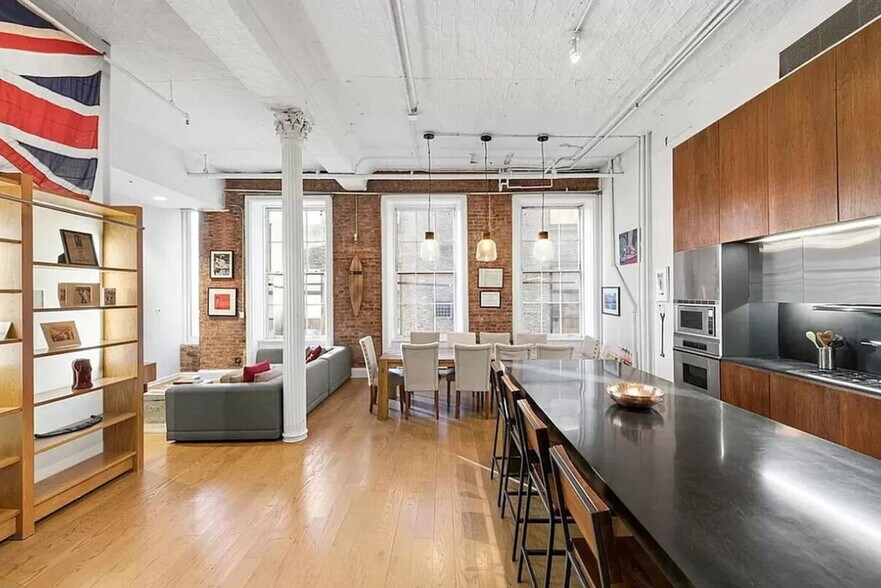 Building Photo - 1 Bond St