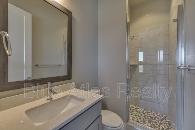 Building Photo - 736 N Plano Rd