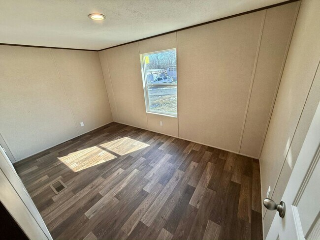 Building Photo - 751 Kernodle Ln