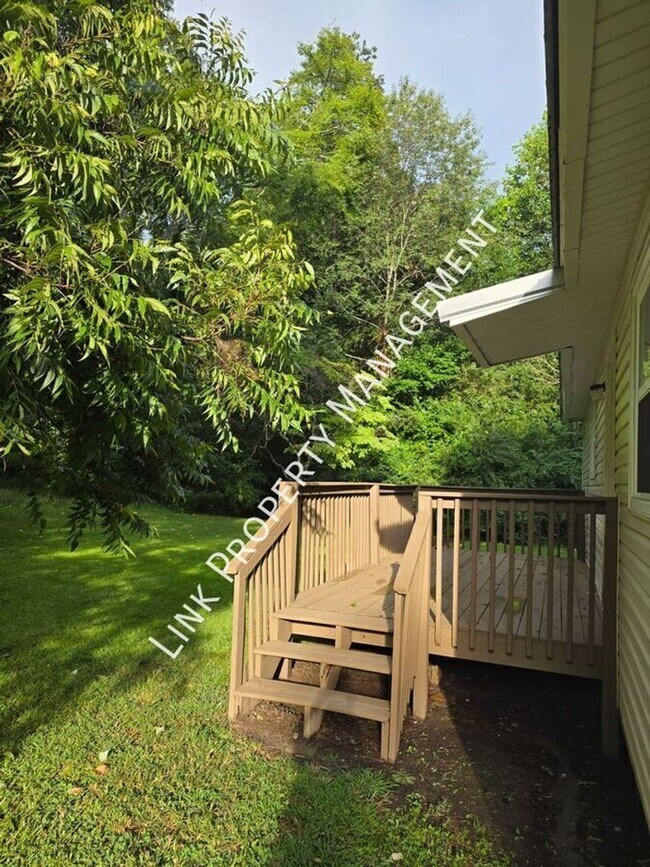 Building Photo - Don't Miss this 3BR/2BA Home with Large Detached Garage & Huge Backyard and Deck