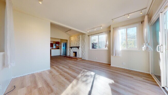 Building Photo - Exceptional Brisbane Home Offering Space, Style & Sunsets