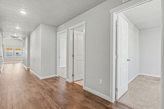 Building Photo - 19361 Kiowa Crk Wy