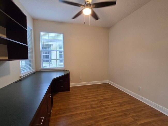 Building Photo - 1463 SE Tidewater Pl