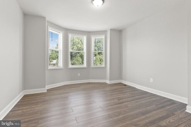 Building Photo - Newly Remodeled Three-Bedroom Townhome