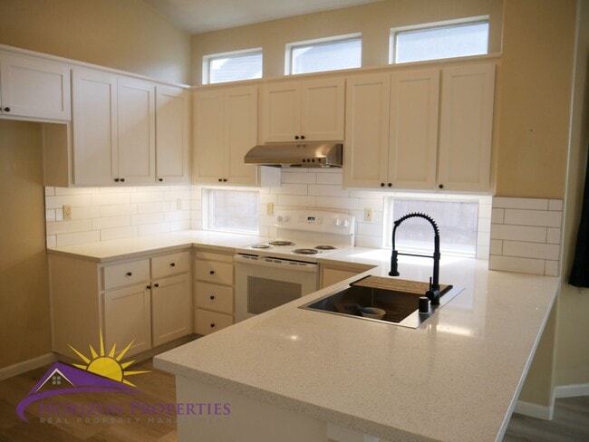 Building Photo - 9472 Clementine Way