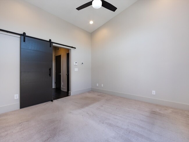 Building Photo - 237 Domain Way