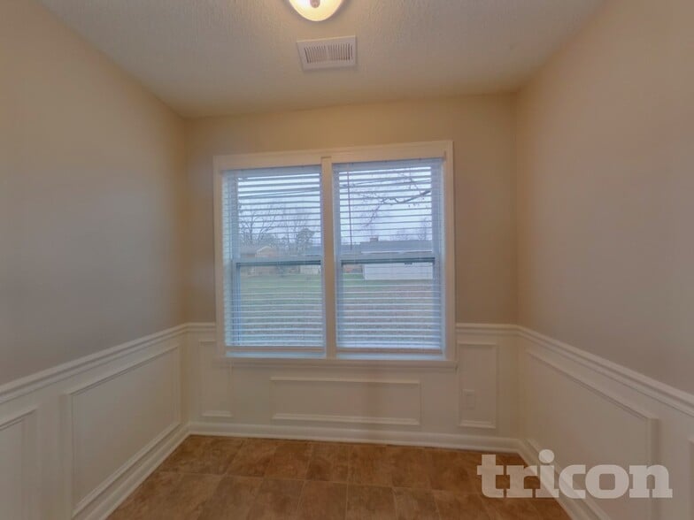 Building Photo - 6027 Running Deer Rd