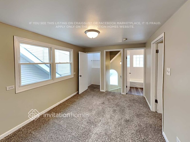 Building Photo - 4419 N Nagle Ave