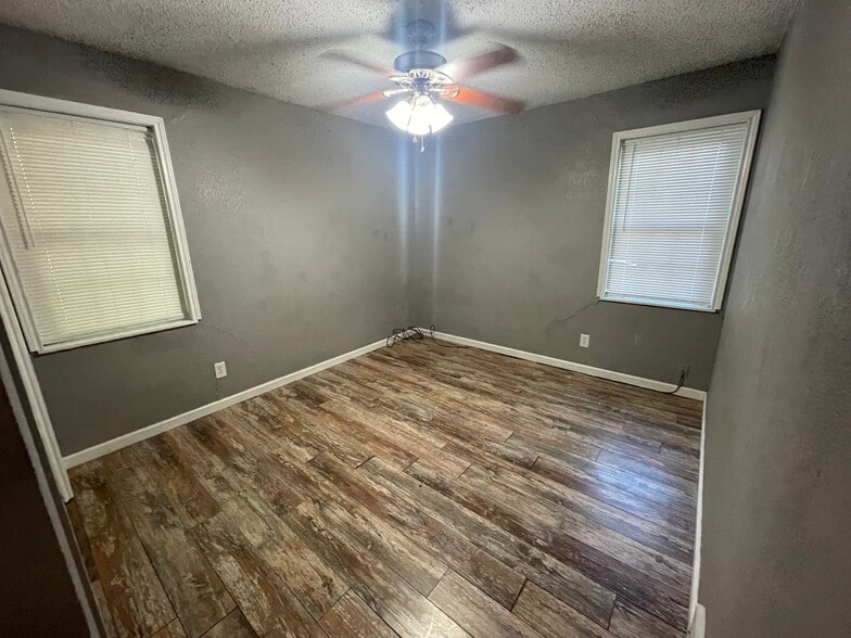 Building Photo - 117 Dawn Dr