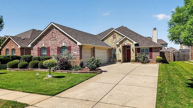 Building Photo - 2360 Collin Dr