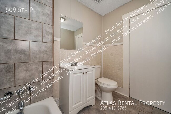 Building Photo - 509 5th St