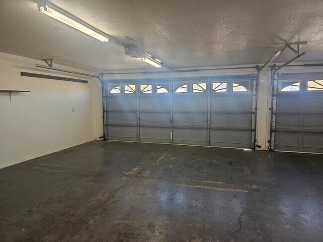 Building Photo - Unfurnished Long Term Pool & Spa