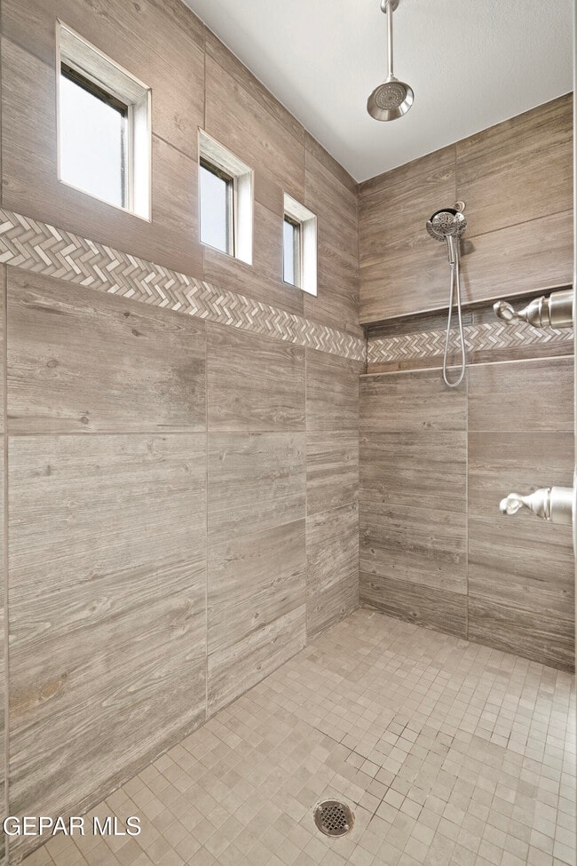 Building Photo - 4524 McBee Ct