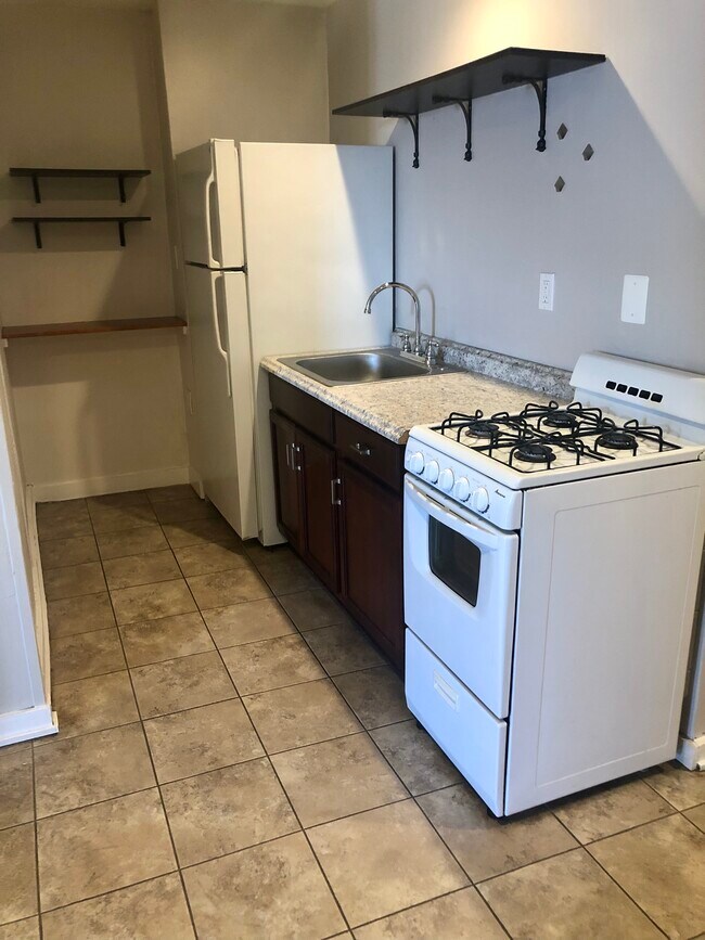 213 Apt 3 Kitchen - 213-215 4th St