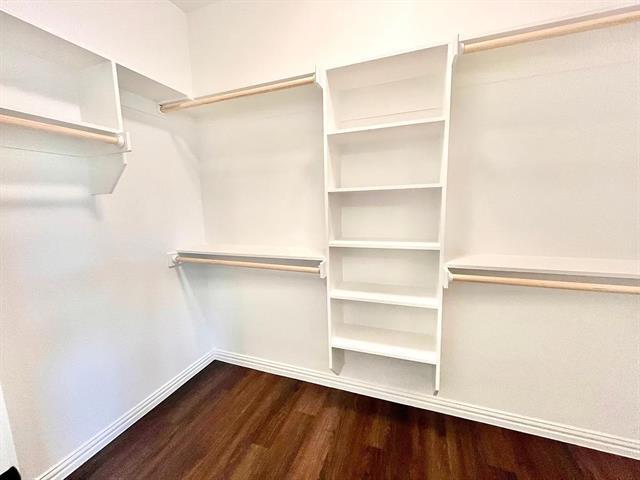 Building Photo - 327 E Nelson St