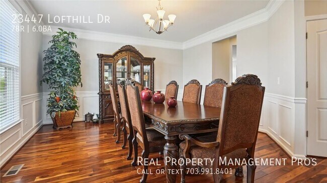 Building Photo - Beautifully Maintained 7 Bedroom 6 Bath Ho...