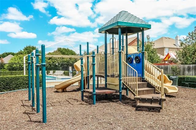 Building Photo - 16100 Windsong Ct