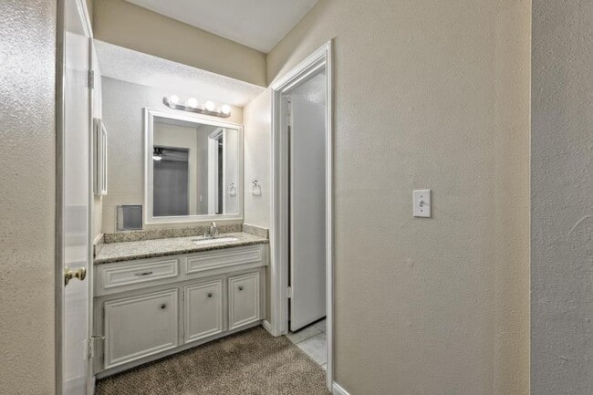 Building Photo - 2327 Shadbury Ct