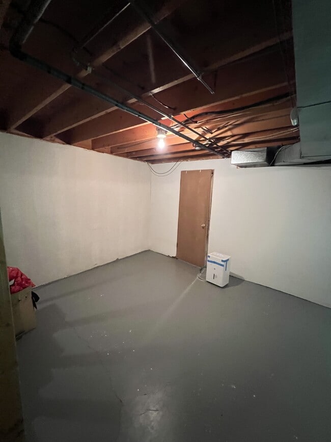 Building Photo - 3633 E Meadows Ct